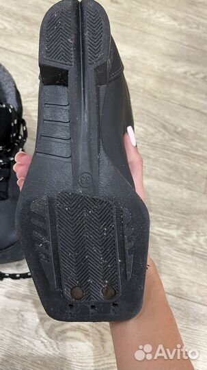 Лыжные ботинки