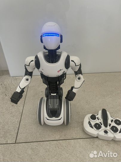 Робот OP ONE
