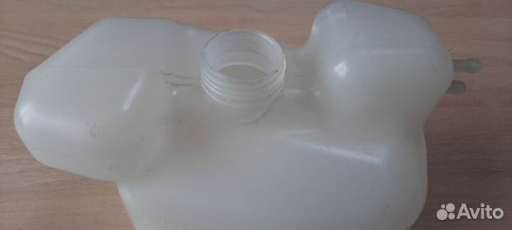 Бачок расширительный ваз 2110-2112 нового образца