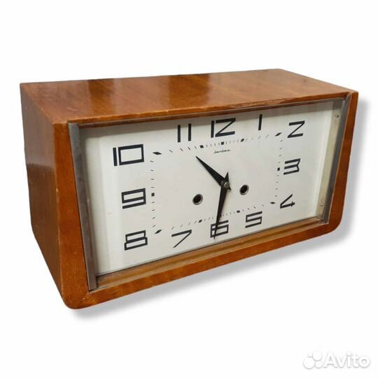 Настольные часы Янтарь