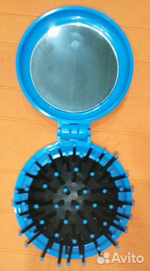 Массажер ручной и складная расческа