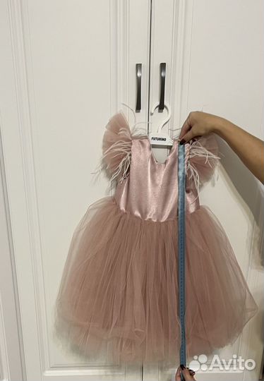 Платье на девочку праздничное