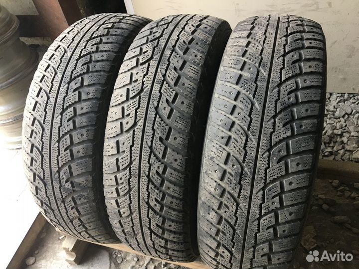 Kumho I'Zen RV KC15 215/70 R16