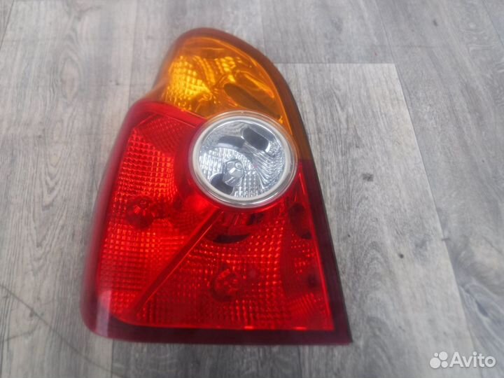 Фонарь левый №107 hyundai Terracan 2003