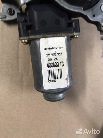 Задний правый стеклоподъёмник Nissan Primera P12