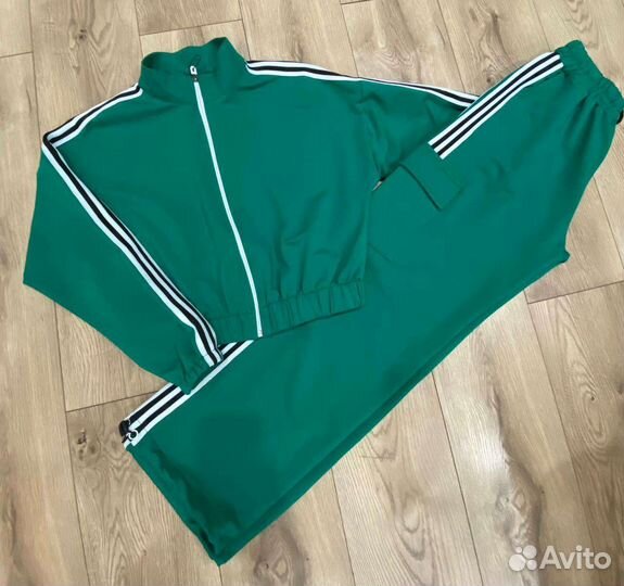 Спортивный костюм женский