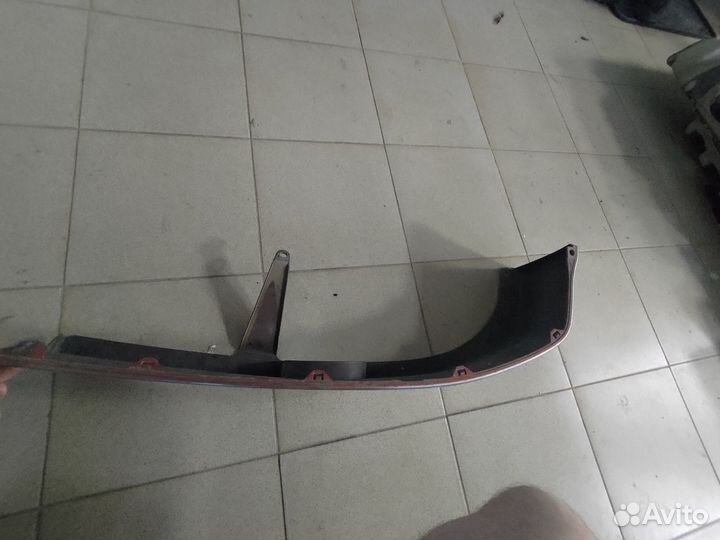 Губа на бампер