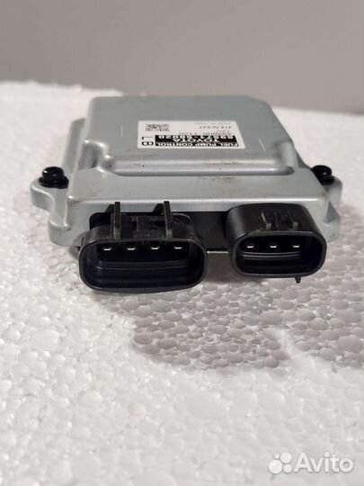 Блок управ. топливным насосом Toyota Camry XV70 др