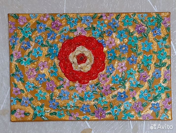 Лаванда с видом на горы.Роза в поле цветов