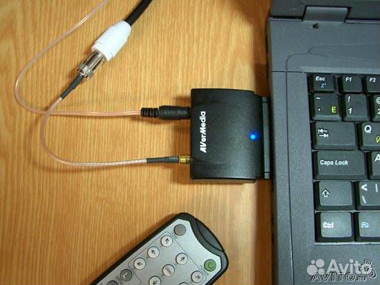 TV-тюнер AVerMedia AverTV CardBus Plus