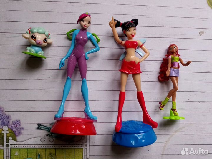 Коллекционные фигурки Winx 2006 из Kinder