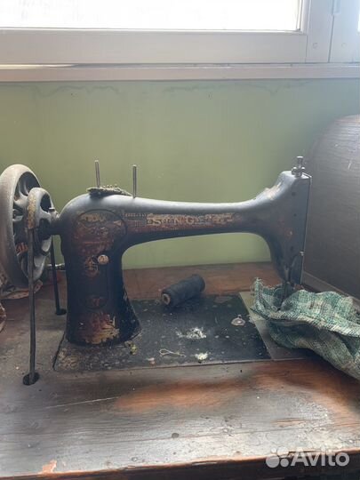 Швейная машинка Zinger (singer)