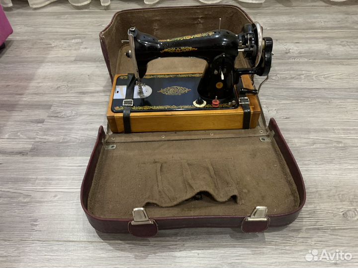 Швейная машинка ручная