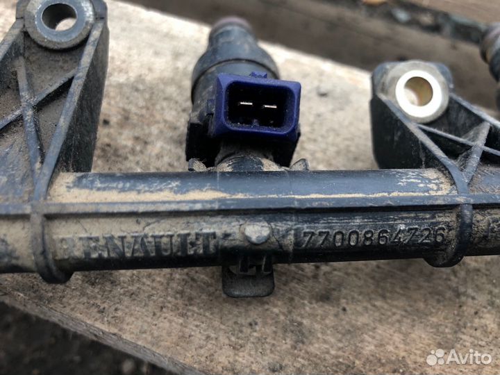 Топливная рампа Renault Scenic минивэн 1.6 1998