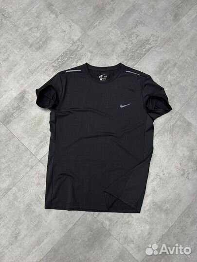 Футболка nike dri fit