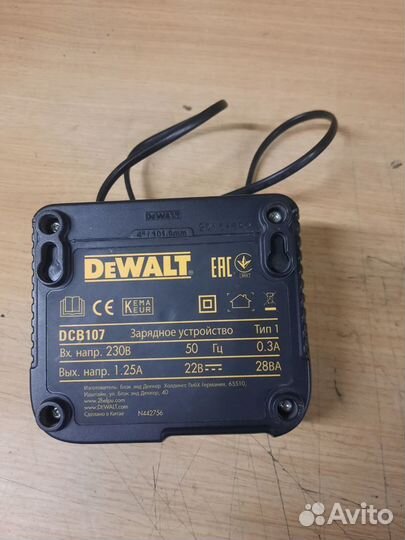 Зарядное устройство Dewalt dcb107