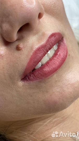 Мастер по перманентному макияжу