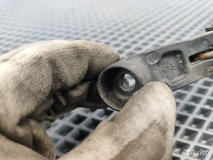 Поводок стеклоочистителя (пара) передний Toyota