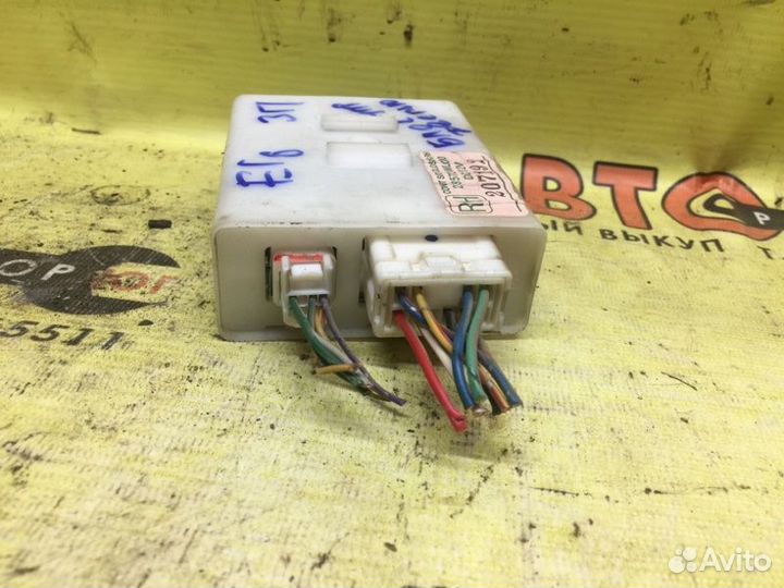 Блок управления дверьми задний правый Nissan