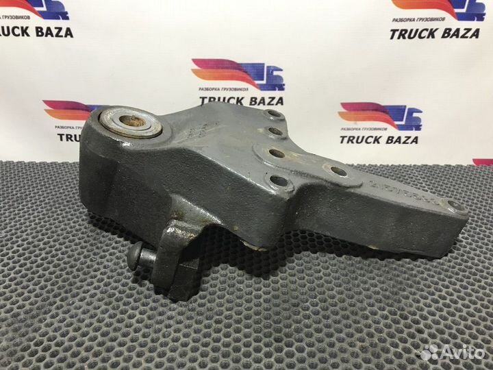 Кронштейн рессоры передней левый