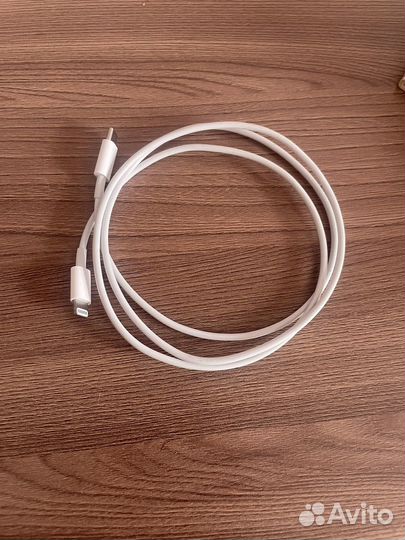 Зарядка на iPhone шнур