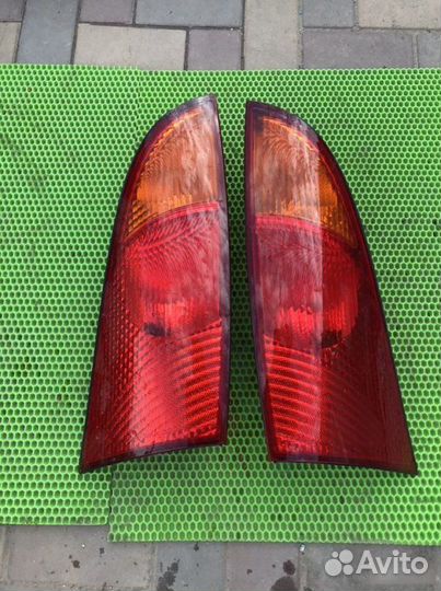 Фонарь задний Ford Focus 1 2004