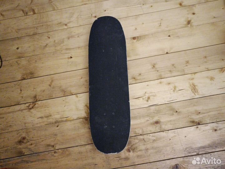 Скейтборд бу в нормальном состоянии