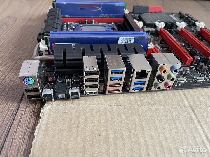 Материнская плата 2011 asus ROG Rampage IV Formula