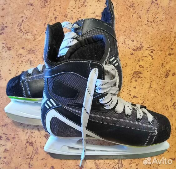 Коньки хоккейные, 42 размер