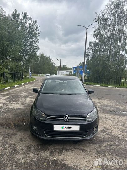 Volkswagen Polo 1.6 МТ, 2015, битый, 165 000 км