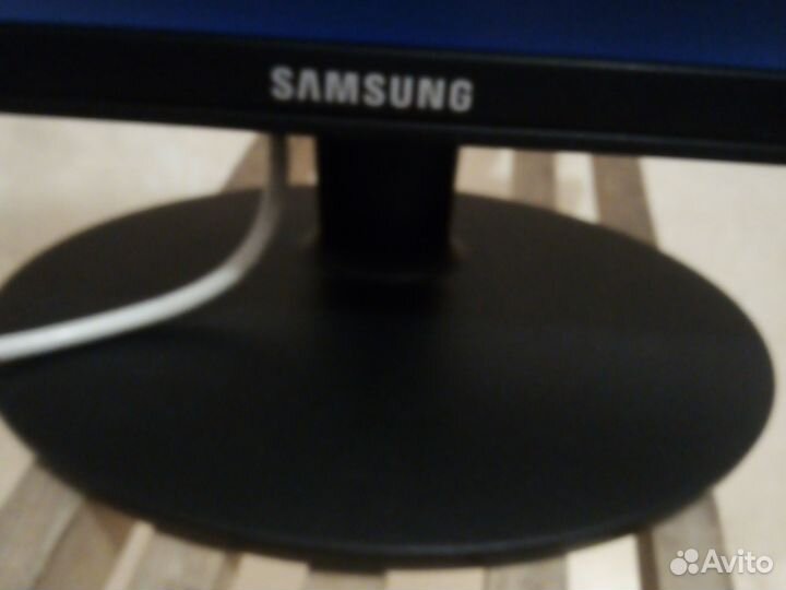 Монитор Samsung SyncMaster e1920nw