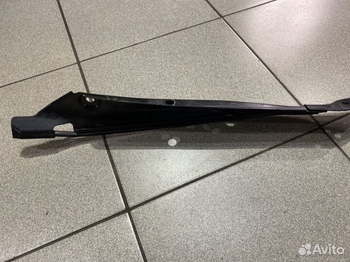 Датчик крышки багажника правый Toyota Harrier