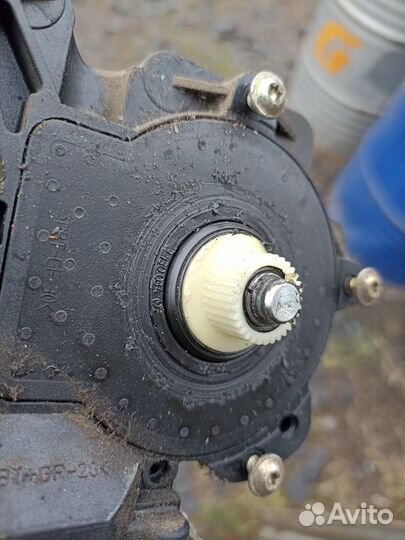 Мотор стеклоподъемника правый Daf 95