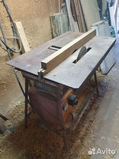 Циркулярный станок с фуганком