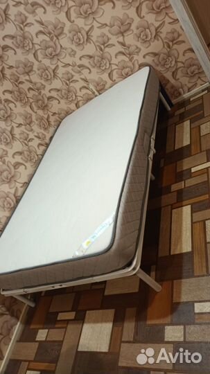 Кровать с матрасом