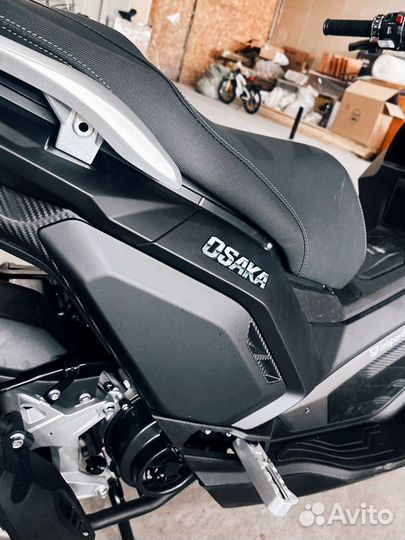 Скутер оsaka бензиновый 180