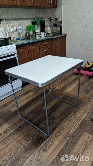 Продам два стола
