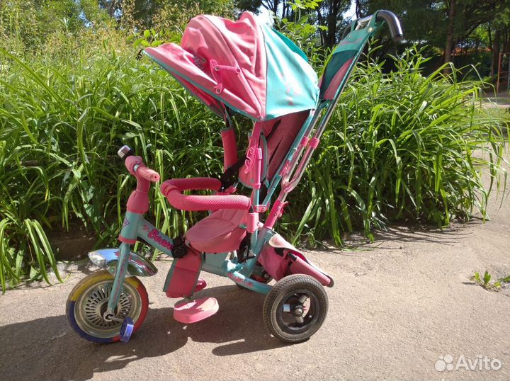 Детский трехколесный велосипед с ручкой