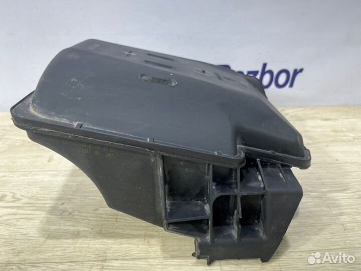 Корпус воздушного фильтра Renault Duster универсал