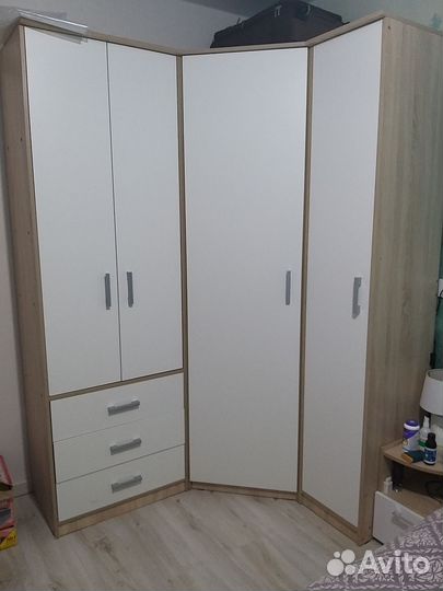 Шкаф угловой