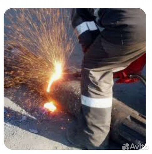 Услуги газорезчика. Газорезчик. Газорезка