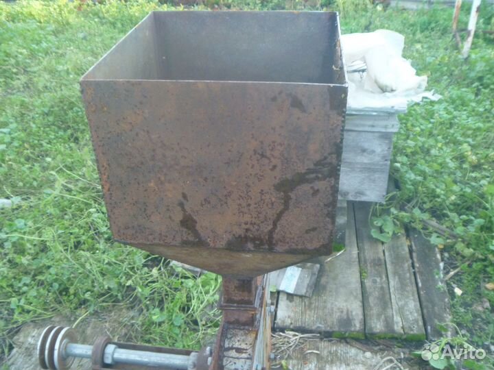 Продам зернодробилку