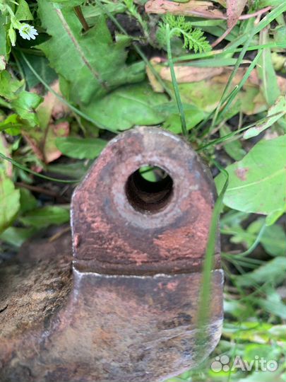 Цапфа левая mazda 3 bk