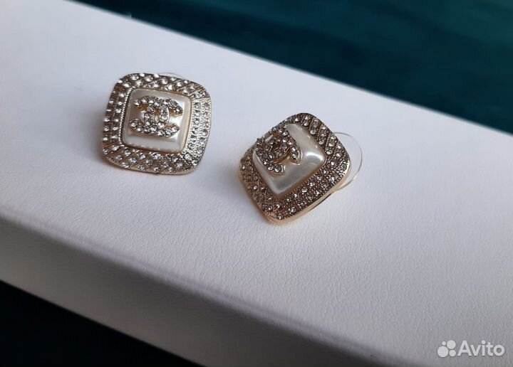 Серьги Chanel