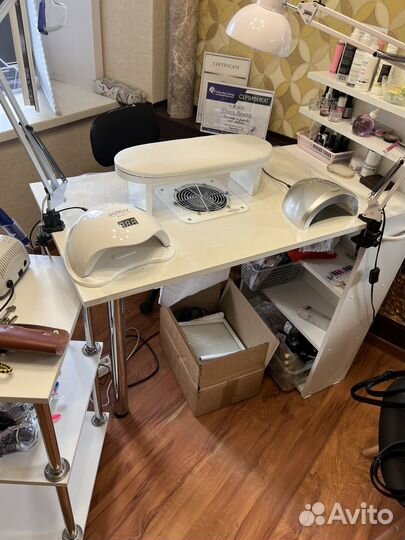 Маникюрный стол с вытяжкой бу