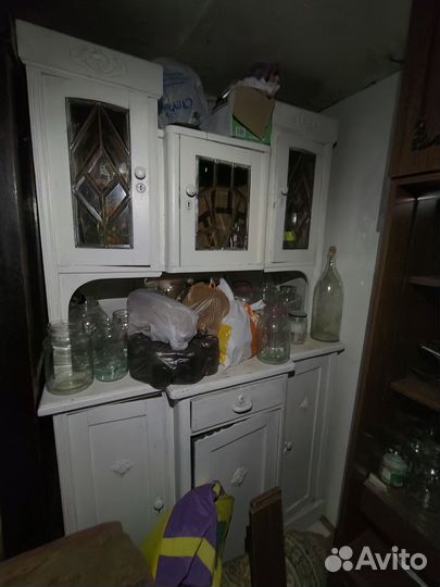 Старинный шкаф