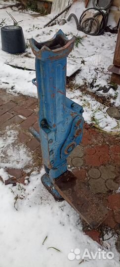 Домкрат реечный ST 10