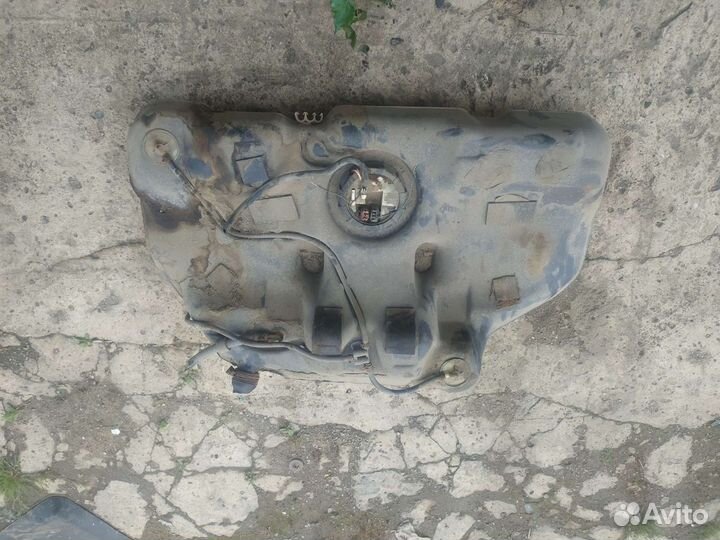 Бензобак с насосом Ниссан Примера Р11Е