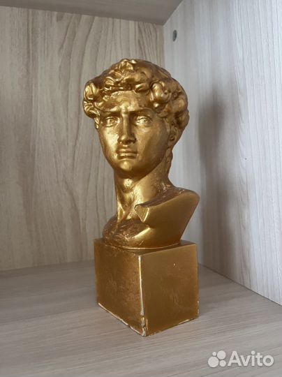 Золотой бюст Давида