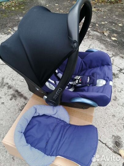 Детское авто кресло maxi cosi Cabrio Fix